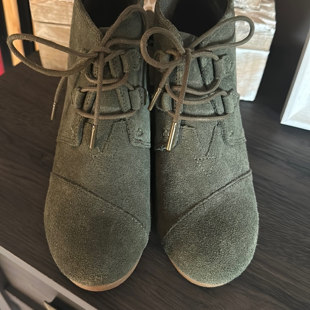 Toms Booties - Picture 2 of 6